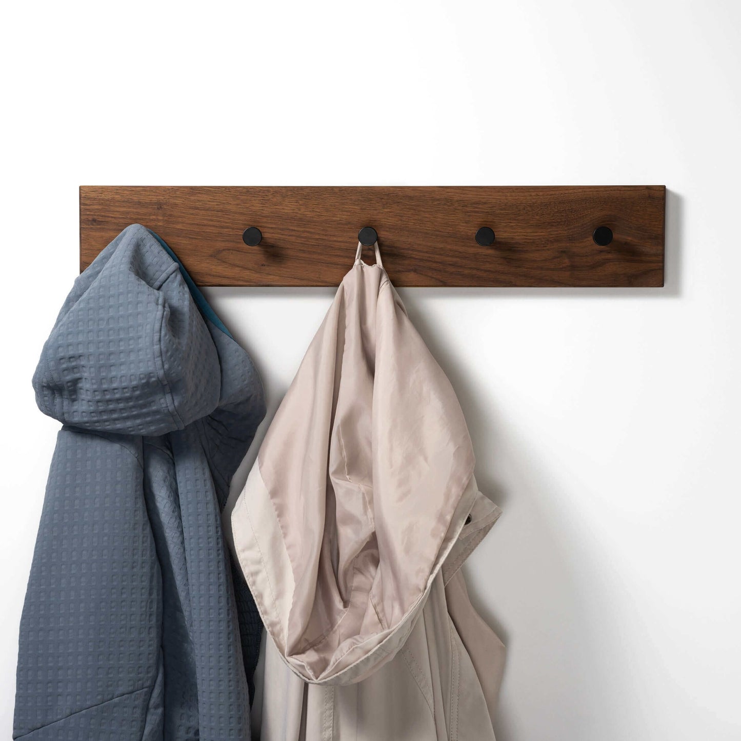 Garderobe aus Nussbaumholz - WOODS - Holzmanufakur im Chiemgau