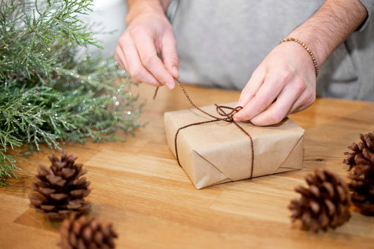 Weihnachtsgeschenke mit Herz: Holzdeko für besondere Momente