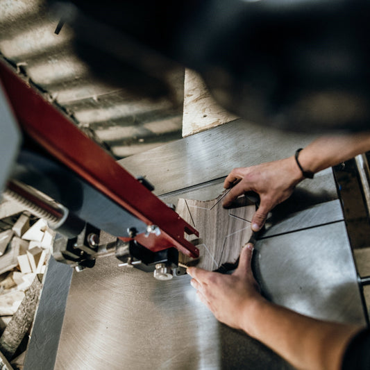 🔨 So entstehen unsere Holzsterne – ein Blick hinter die Kulissen