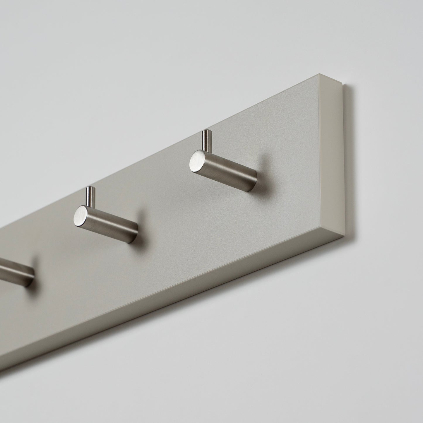 Wandgarderobe Sandgrau