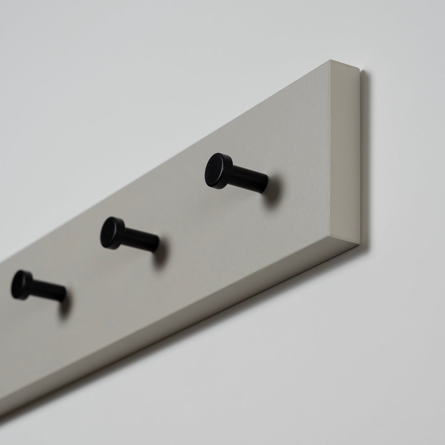 Wandgarderobe Sandgrau