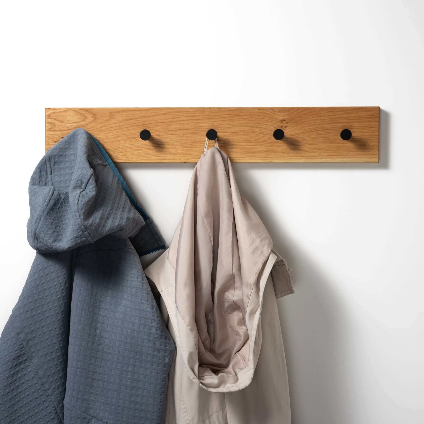 Garderobenleiste aus Eiche praktische Holz Garderobe & Handtuchhalter