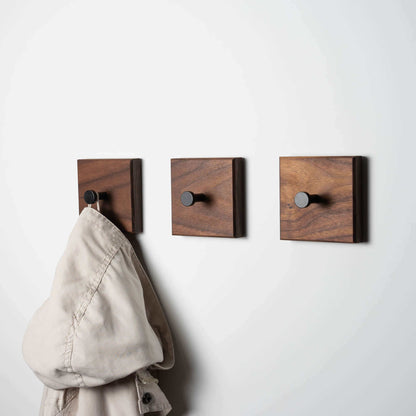 Garderobenhaken aus Nussbaum | Garderobenleiste Garderobe Holz